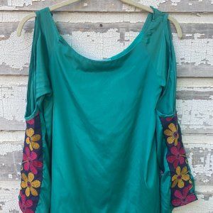 Judith March Teal Green Keyhole Sleeve Embroidered Flowers